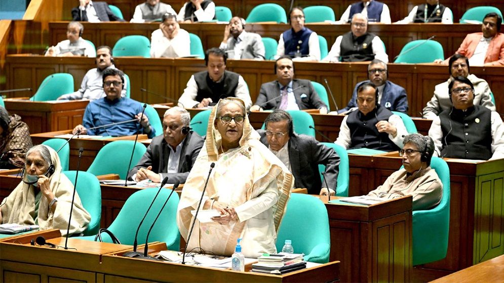 ভারত-চীন-রাশিয়া থেকে সমরাস্ত্র কিনবে বাংলাদেশ : সংসদে প্রধানমন্ত্রী