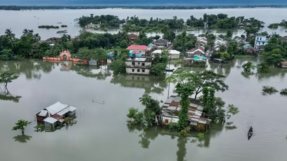 আবারও ধেয়ে আসছে বন্যা