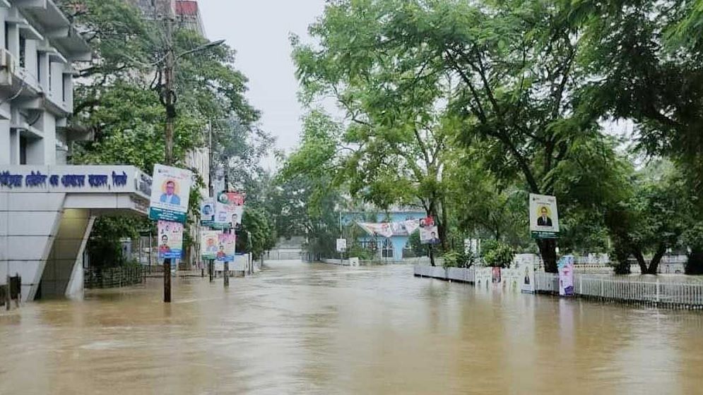 সিলেটে বন্যায় পানিবন্দি সাড়ে ১২ লাখ মানুষ