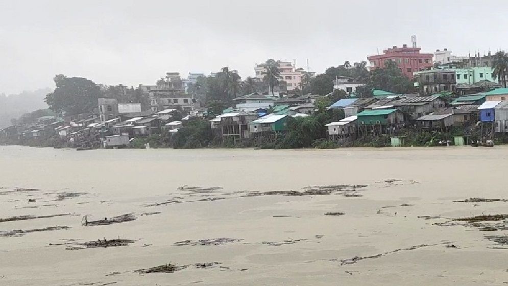 টানা বর্ষণে বান্দরবানে পাহাড় ধ্বস ও বন্যার আশঙ্কা