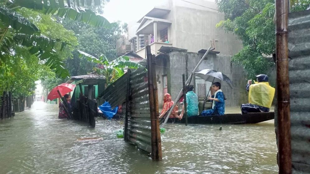 বন্যাদুর্গত এলাকায় খাবার ও বিশুদ্ধ পানির সংকট