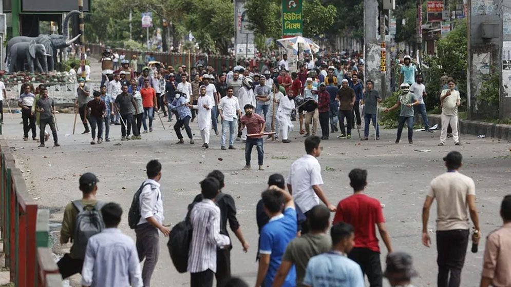 ছাত্রলীগ-পুলিশ-আন্দোলনকারীদের সংঘর্ষ, নিহত ৬