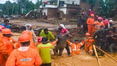 কেরালায় ভূমিধসে নিহতের সংখ্যা বেড়ে ১৪৩