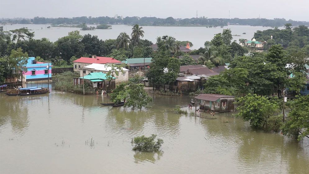 বন্যা পরিস্থিতি উন্নতির দিকে