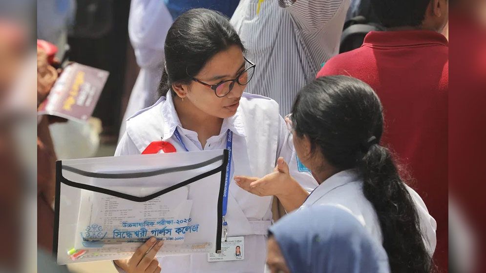 এইচএসসি পরীক্ষা অনির্দিষ্টকালের জন্য স্থগিত