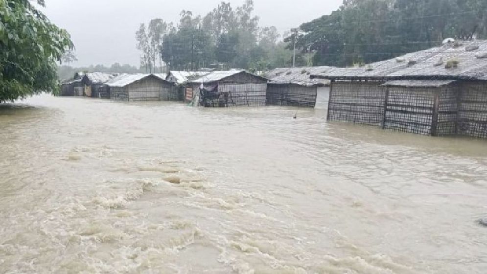 রোহিঙ্গা ক্যাম্পসহ দুই হাজার ঘরবাড়ি ভারি বর্ষণে প্লাবিত