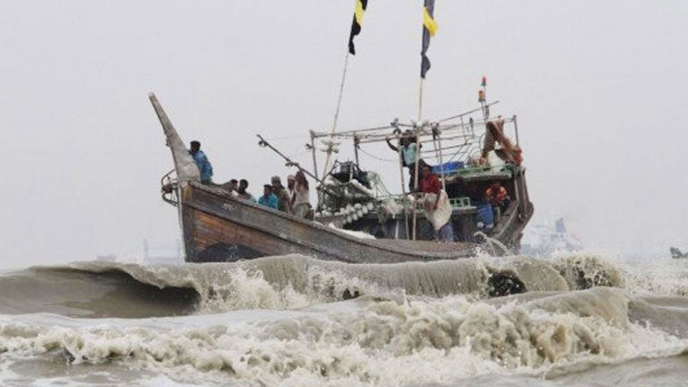 বঙ্গোপসাগরে বাংলাদেশি মাছ ধরার ট্রলারে গুলিবর্ষণ, নিহত ১