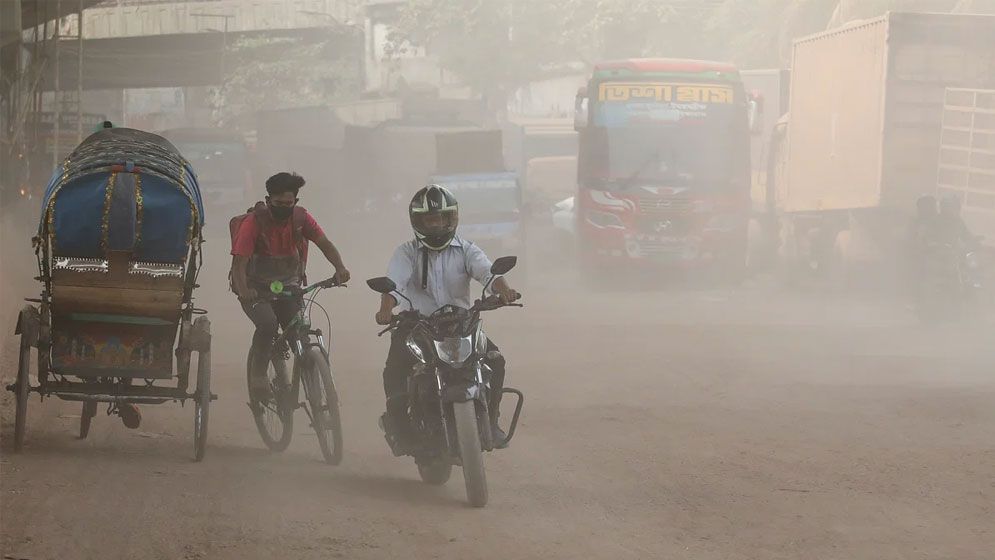 বিশ্বের দূষিত শহরের তালিকায় শীর্ষে ঢাকা