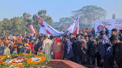 জাতীয় স্মৃতিসৌধে জনতার ঢল