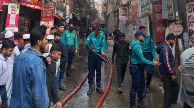 পুরানা পল্টনে মানিকগঞ্জ হাউসের আগুন নিয়ন্ত্রণে