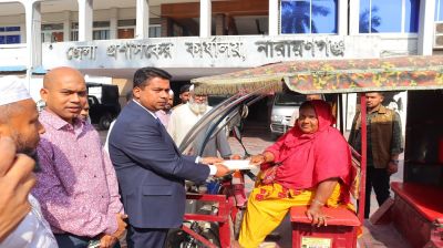 জীবন সংগ্রামে হার না মানা নাছিমার পাশে নারায়ণগঞ্জের মানবিক ডিসি